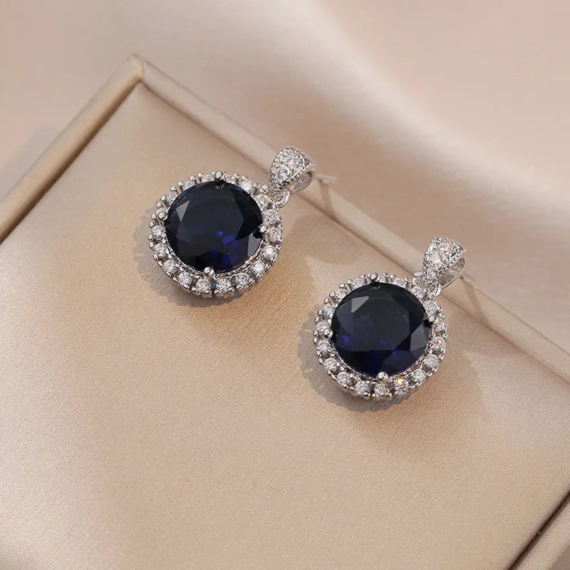 Women's Classic Necklace and Earrings Set