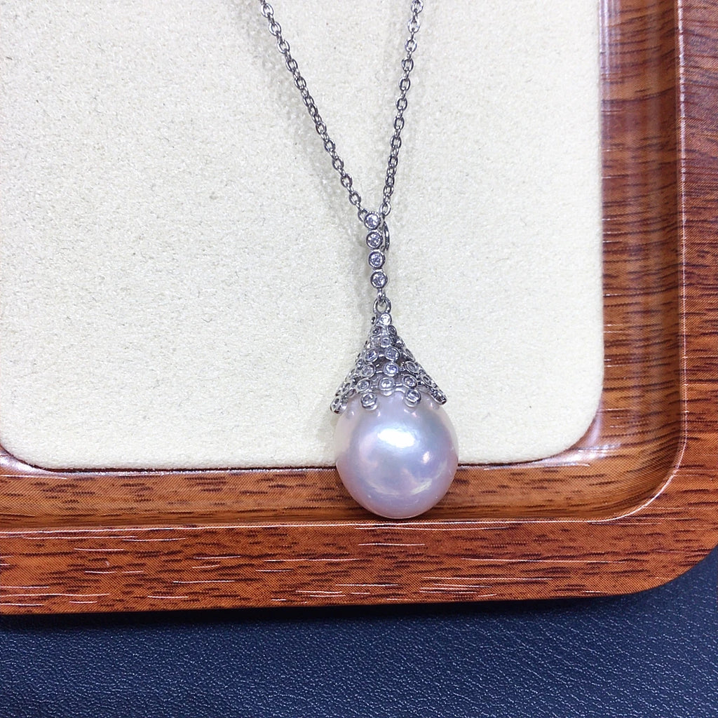 Pearl Baroque Pendant Necklace