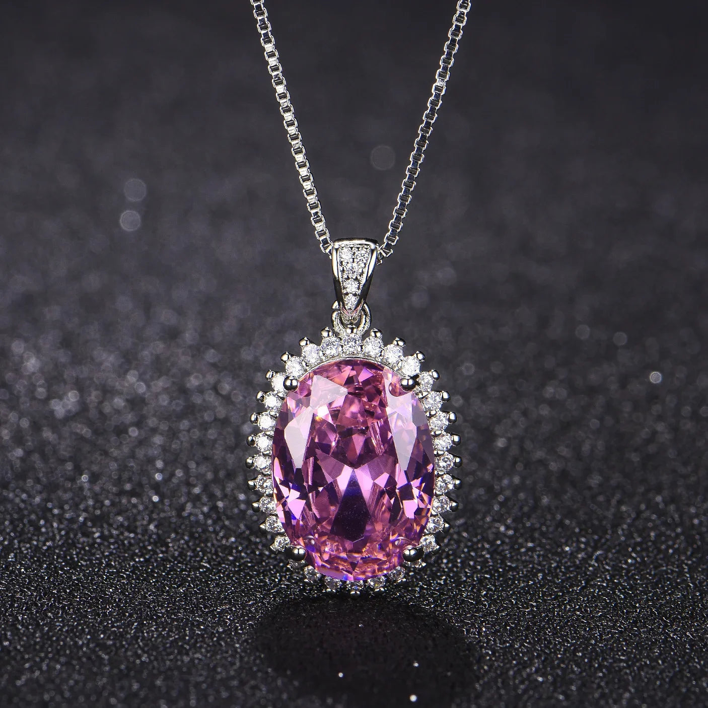 18k Gold Emerald Pendant Necklace