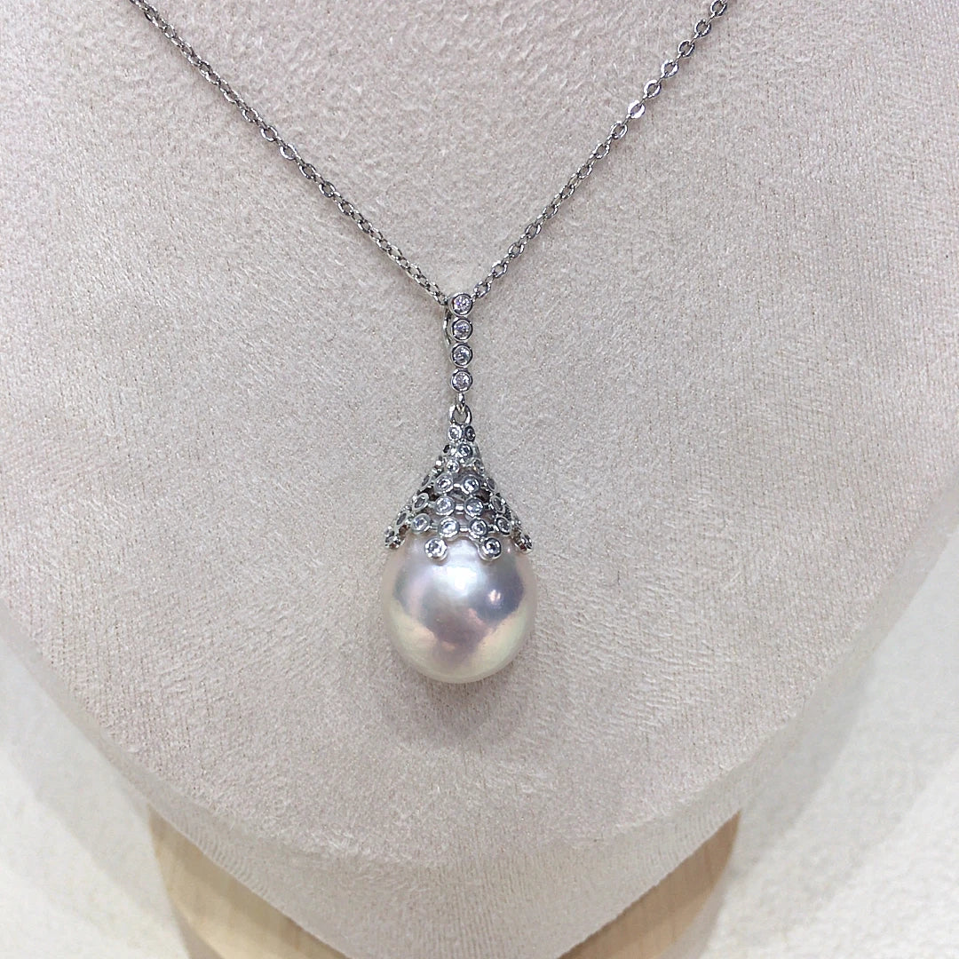 Pearl Baroque Pendant Necklace