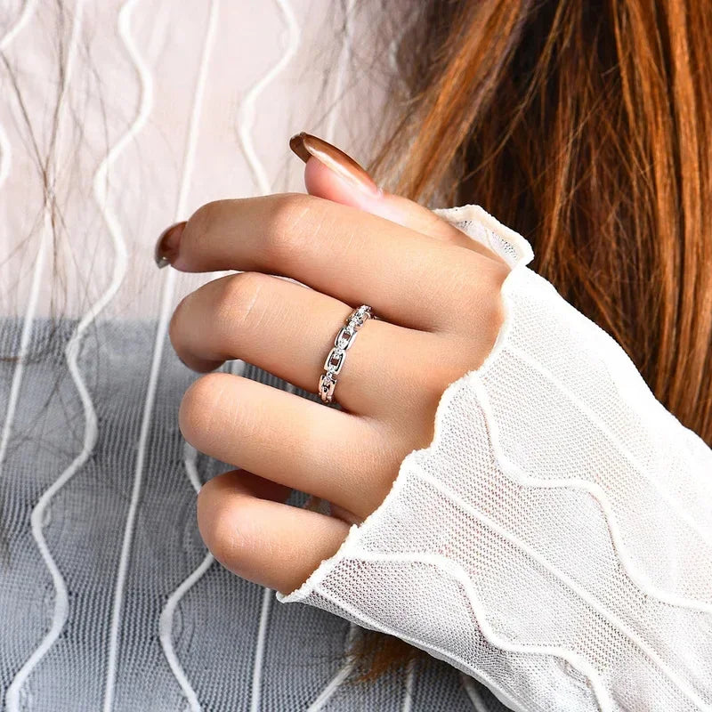 Buckle Design Female Wedding band