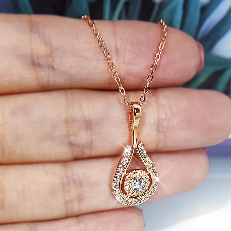 18k Gold Emerald Pendant Necklace