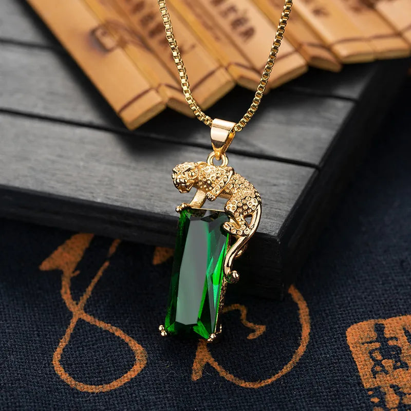 18k Gold Emerald Pendant Necklace